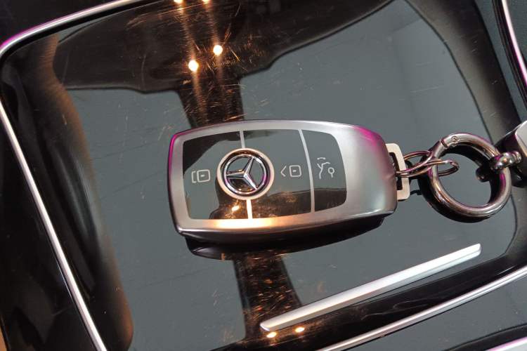 Used Mercedes-Benz E-Class 2023-Year Restyled E 260 Coupe Interior 1