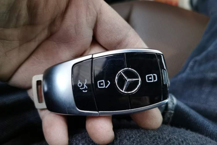 Used Mercedes-Benz E-Class 2023 E 300 L Sport Luxury Edition Interior 1