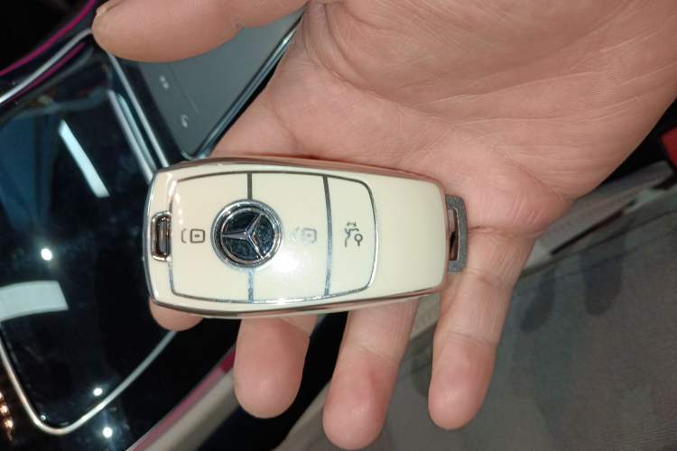 Used Mercedes-Benz E-Class 2023 E 260 Coupe Interior 1