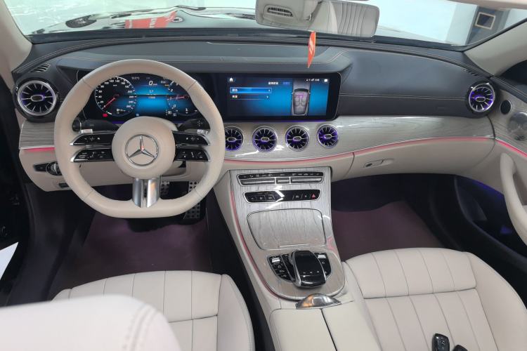 Used Mercedes-Benz E-Class 2023 E 260 Convertible Coupe Interior 2