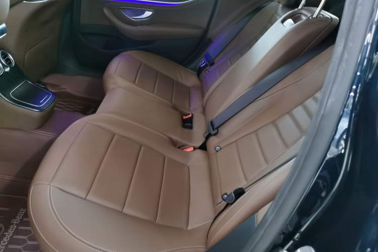 Used Mercedes-Benz E-Class 2023 E 300 L Sport Luxury Edition Interior 4