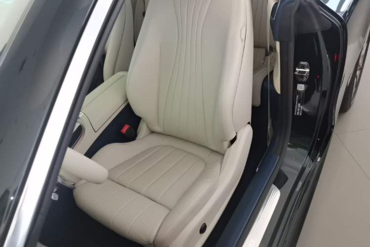 Used Mercedes-Benz E-Class 2023 E 260 Coupe Left Front Seat