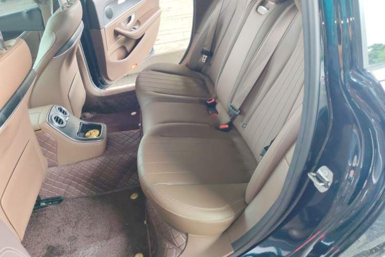 Used Mercedes-Benz E-Class 2023 Updated E 300 L Fashion Edition Left Rear Seat