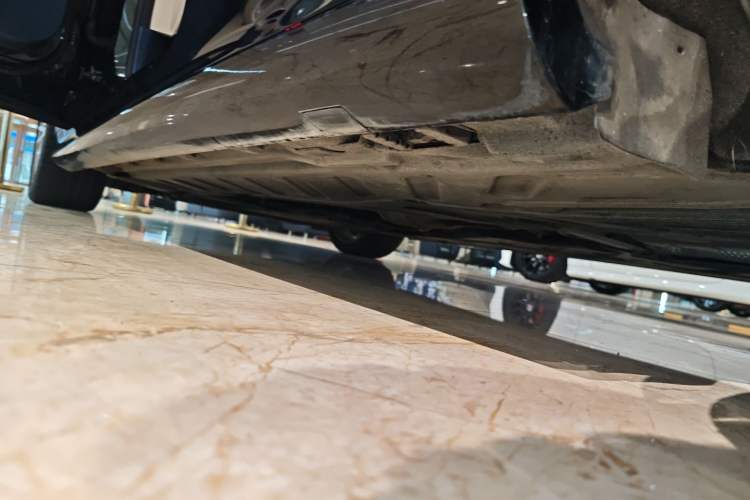 Used Mercedes-Benz E-Class 2023 Facelift E 260 4MATIC Convertible Coupe Left Side Sill