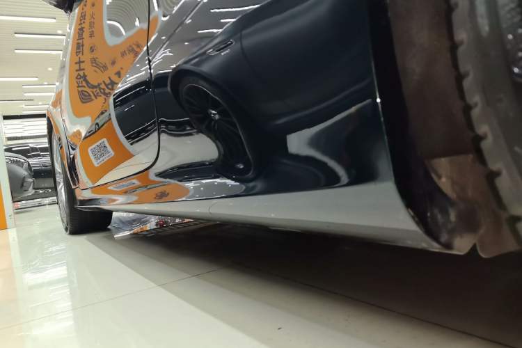 Used Mercedes-Benz E-Class 2023 E 260 Convertible Coupe Left Side Sill