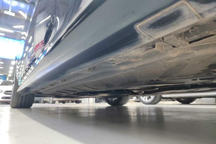Used Mercedes-Benz E-Class 2023-Year Restyled E 260 Coupe Left Side Sill