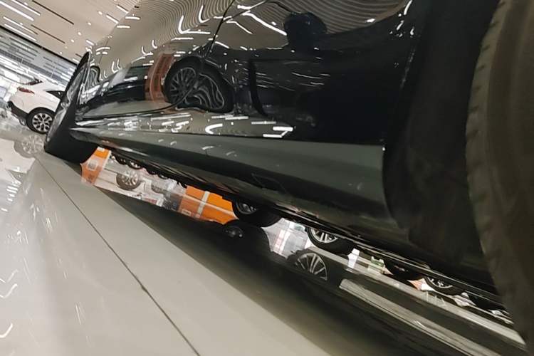 Used Mercedes-Benz E-Class 2023 E 260 Coupe Left Side Sill