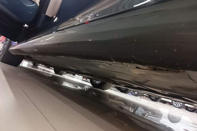 Used Mercedes-Benz E-Class 2023 E 260 Coupe Left Side Sill