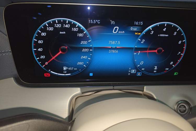 Used Mercedes-Benz E-Class 2023 E 260 Coupe Odometer Close Up