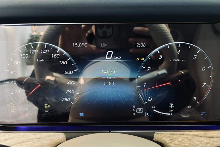 Used Mercedes-Benz E-Class 2023-Year Restyled E 260 Coupe Odometer Close Up