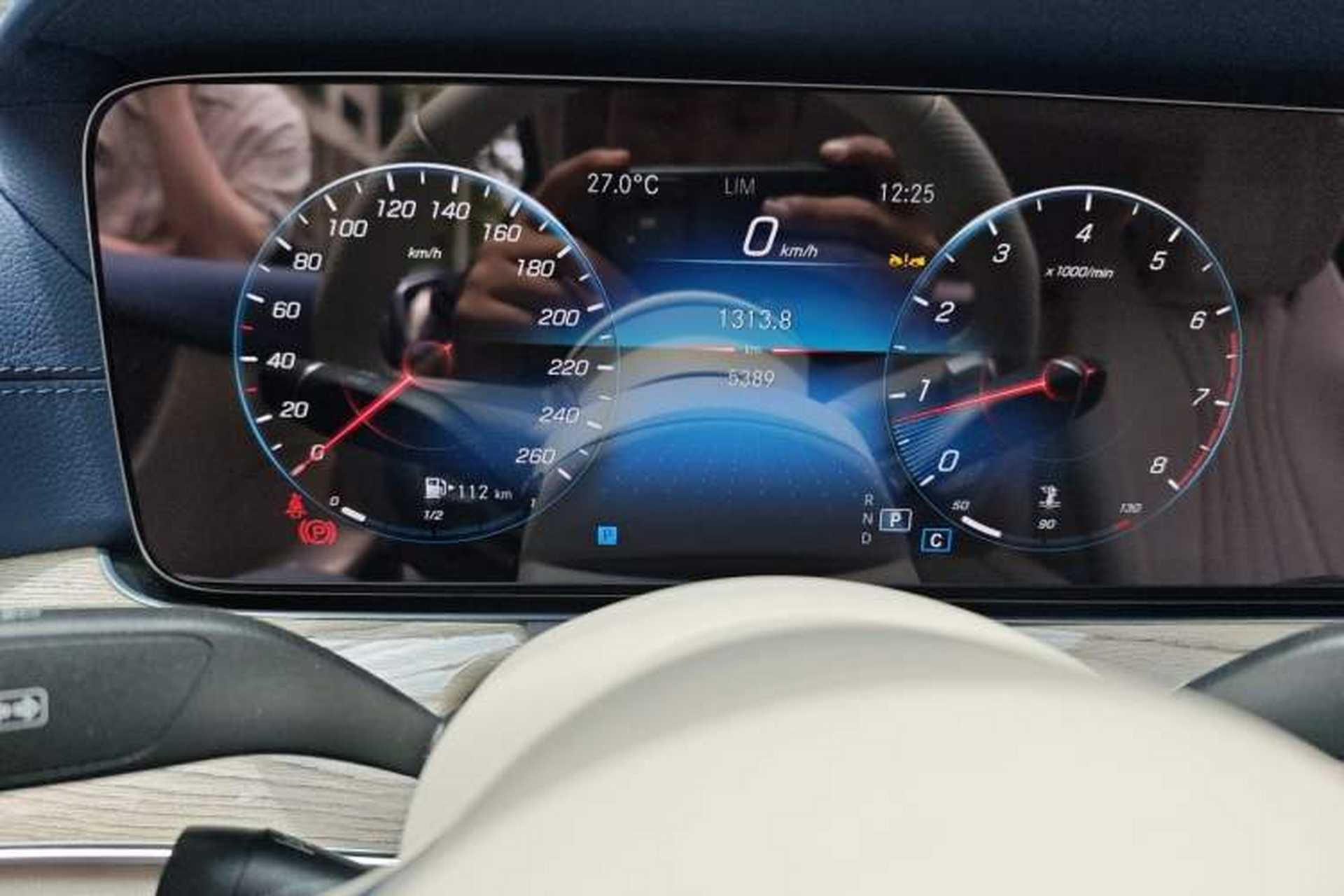 Used Mercedes-Benz E-Class 2023 E 260 Coupe Odometer Close Up