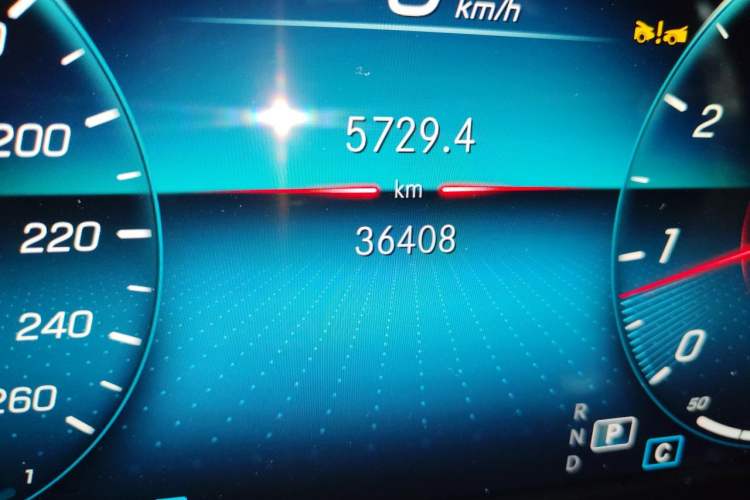 Used Mercedes-Benz E-Class 2023 Updated E 300 L Fashion Edition Odometer Close Up