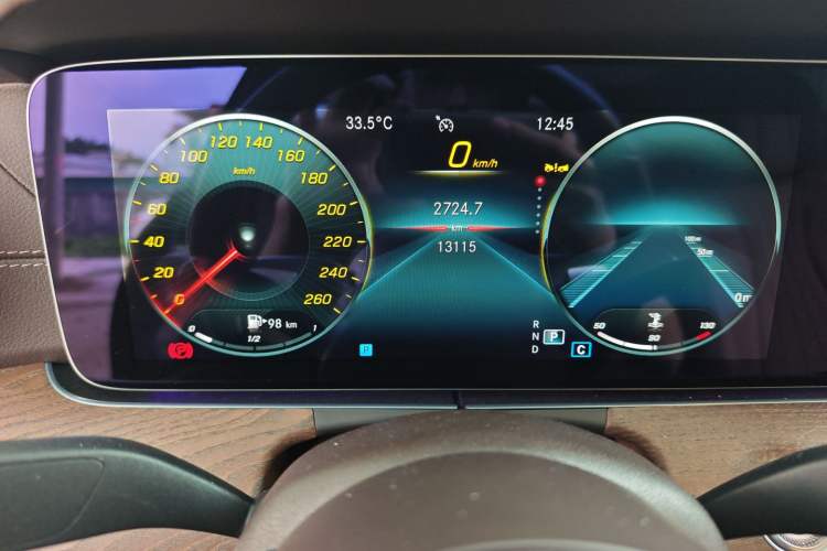 Used Mercedes-Benz E-Class 2023 Facelift E 260 L Odometer Close Up