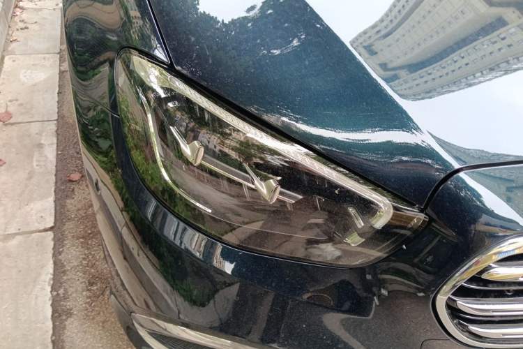 Used Mercedes-Benz E-Class 2023 Updated E 300 L Luxury Edition Right Front Headlight