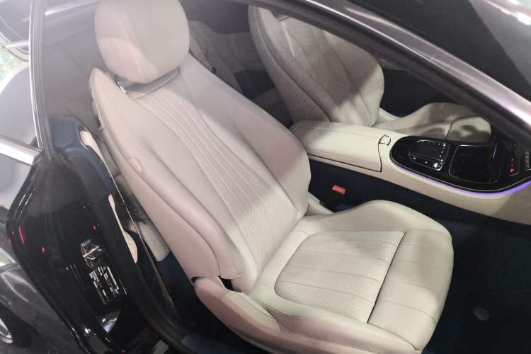 Used Mercedes-Benz E-Class 2023 E 260 Coupe Right Front Seat
