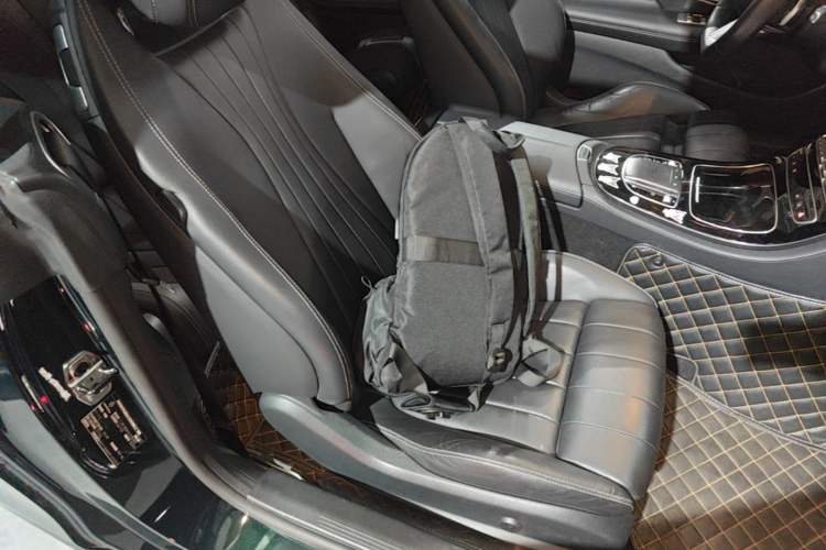 Used Mercedes-Benz E-Class 2023 E 260 Coupe Right Front Seat