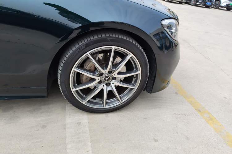 Used Mercedes-Benz E-Class 2023-Year Restyled E 260 Coupe Right Front Wheel Hub