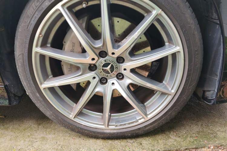 Used Mercedes-Benz E-Class 2023-Year Restyled E 260 Coupe Right Front Wheel Hub