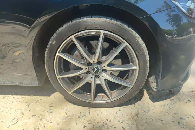 Used Mercedes-Benz E-Class 2023-Year Restyled E 260 Coupe Right Front Wheel Hub