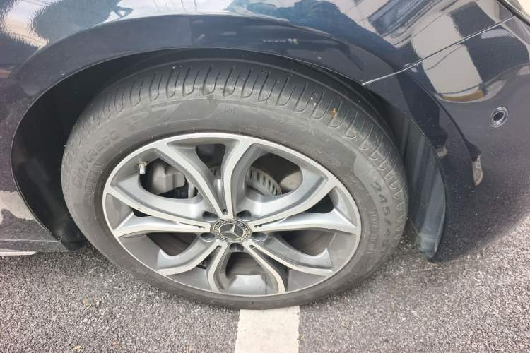 Used Mercedes-Benz E-Class 2023 Restyled E 300 L Sporty and Stylish Edition Right Front Wheel Hub