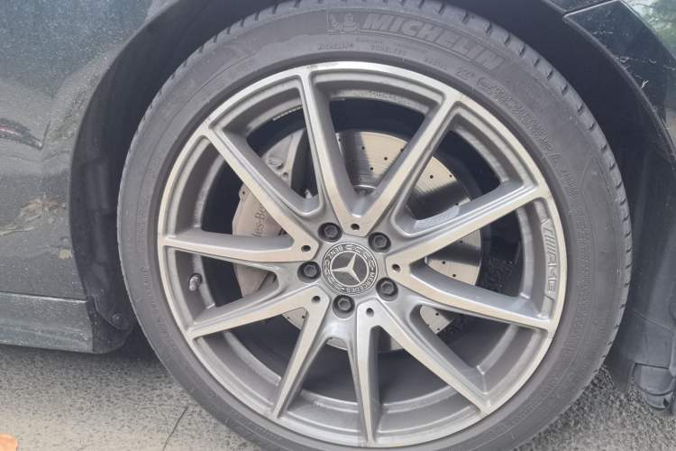 Used Mercedes-Benz E-Class 2023 E 260 Convertible Coupe Right Front Wheel Hub