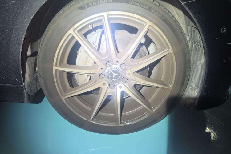 Used Mercedes-Benz E-Class 2023 E 260 Coupe Right Front Wheel Hub