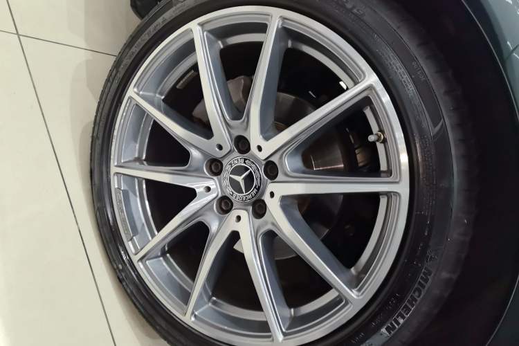 Used Mercedes-Benz E-Class 2023 E 260 Convertible Coupe Right Rear Wheel Hub