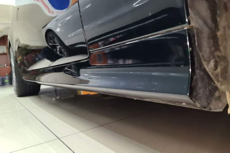 Used Mercedes-Benz E-Class 2023 E 260 Convertible Coupe Right Side Sill