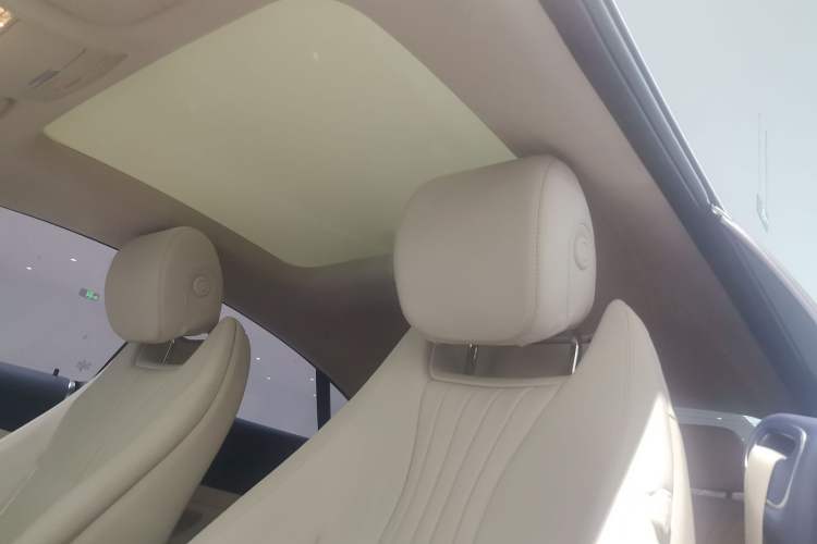 Used Mercedes-Benz E-Class 2023-Year Restyled E 260 Coupe Roof