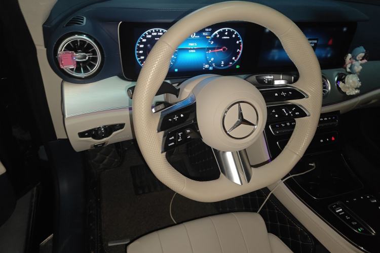 Used Mercedes-Benz E-Class 2023 E 260 Coupe Steering Wheel