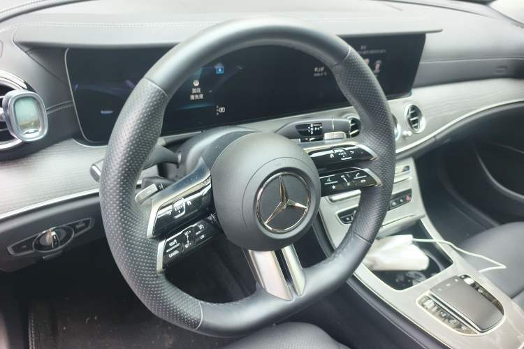 Used Mercedes-Benz E-Class 2023 Restyled E 300 L Sporty and Stylish Edition Steering Wheel
