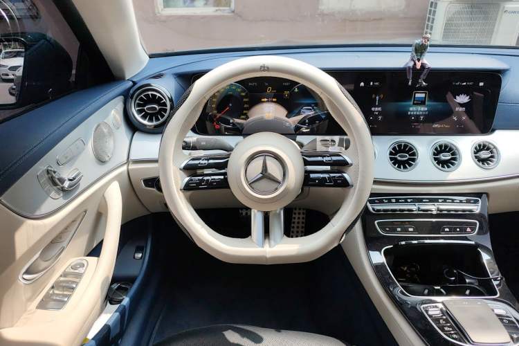 Used Mercedes-Benz E-Class 2023-Year Restyled E 260 Coupe Steering Wheel