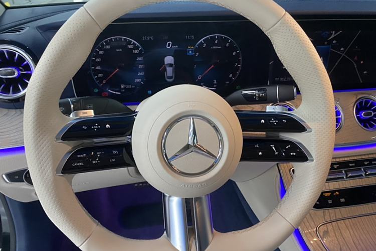 Used Mercedes-Benz E-Class 2023 E 260 4MATIC Coupe Steering Wheel