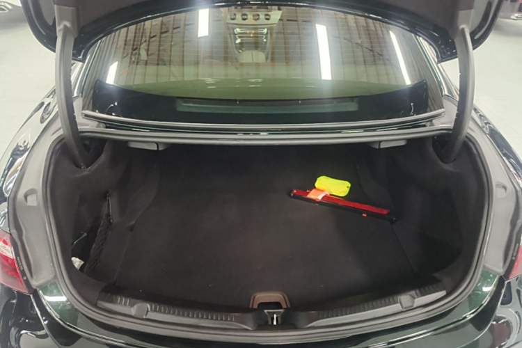 Used Mercedes-Benz E-Class 2023-Year Restyled E 260 Coupe Trunk