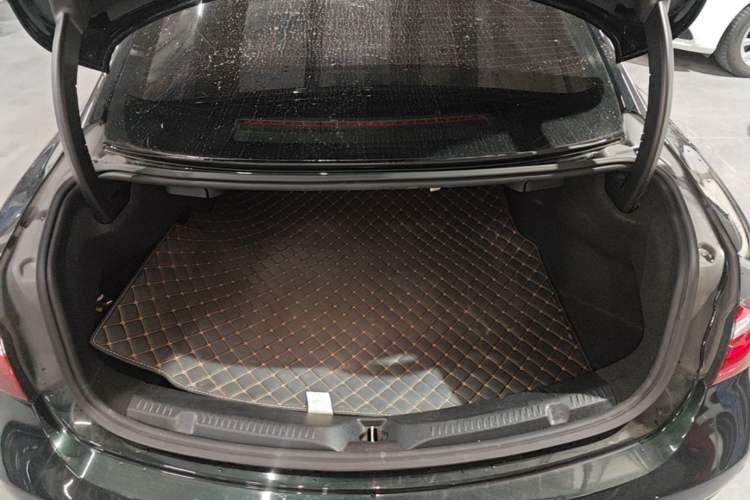 Used Mercedes-Benz E-Class 2023 E 260 Coupe Trunk