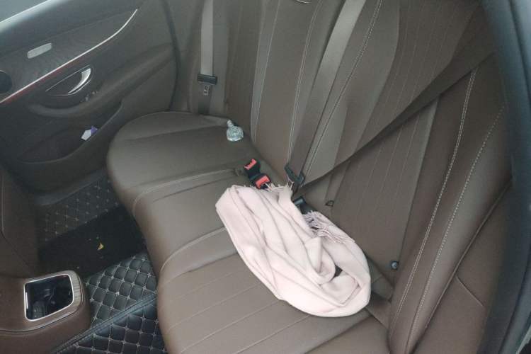 Used Mercedes-Benz E-Class 2023 Updated E 300 L Fashion Edition Left Rear Seat