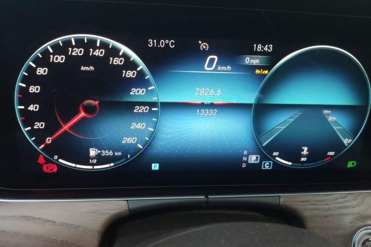 Used Mercedes-Benz E-Class 2023 Updated E 300 L Fashion Edition Odometer Close Up
