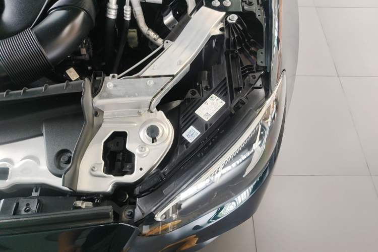 Used Mercedes-Benz E-Class 2023-Year Restyled E 260 Coupe Engine Bay Left