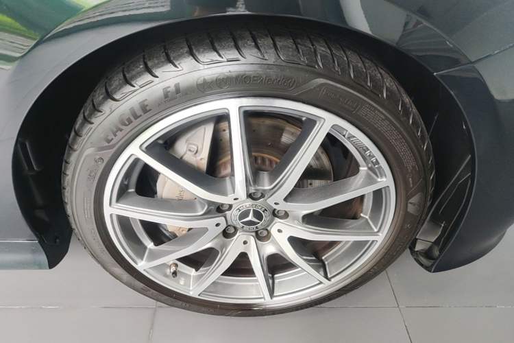 Used Mercedes-Benz E-Class 2023-Year Restyled E 260 Coupe Right Front Wheel Hub