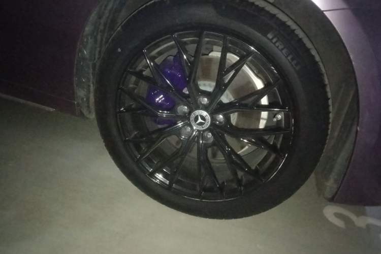 Used Mercedes-Benz E-Class 2023 E 300 L Sport Luxury Edition Right Front Wheel Hub