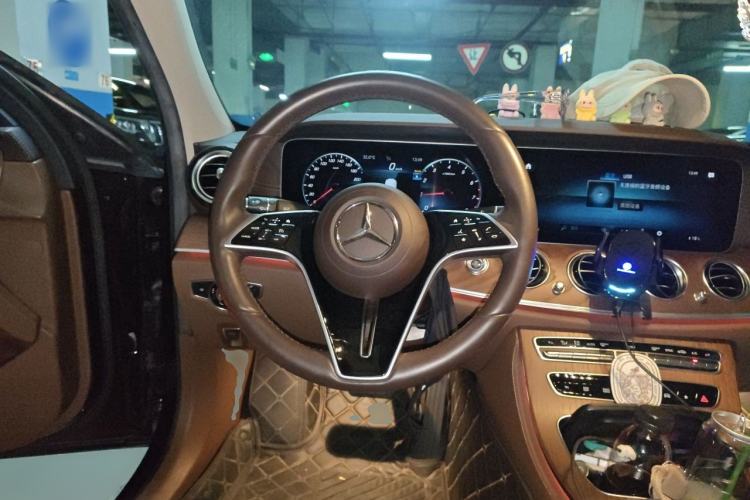 Used Mercedes-Benz E-Class 2023 Updated E 300 L Fashion Edition Steering Wheel