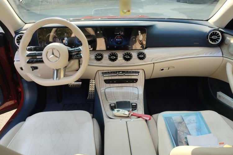 Used Mercedes-Benz E-Class 2023 E 260 Coupe Center Console
