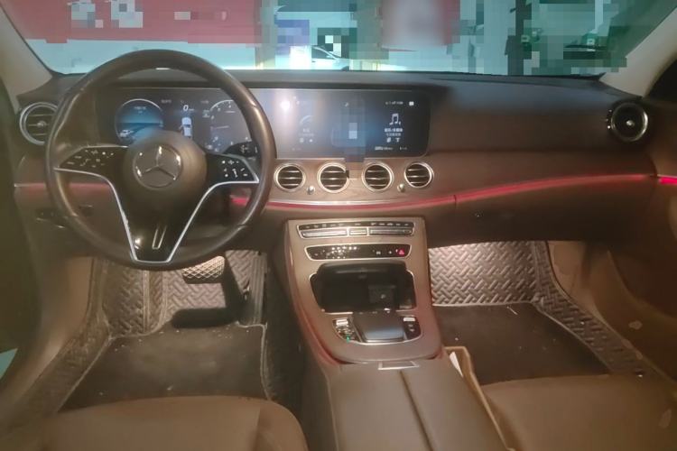 Used Mercedes-Benz E-Class 2023 E 300 L Luxury Model Center Console