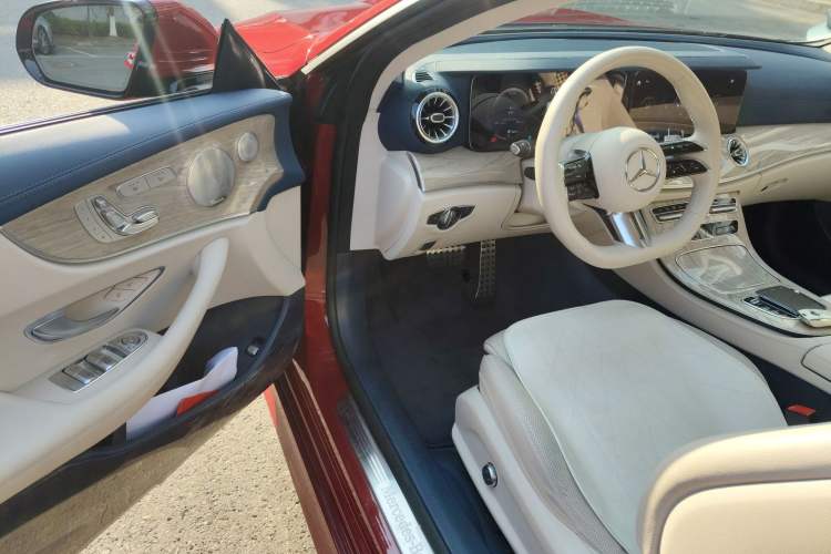 Used Mercedes-Benz E-Class 2023 E 260 Coupe Driver Seat