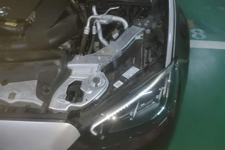 Used Mercedes-Benz E-Class 2023 E 300 L Luxury Model Engine Bay Left