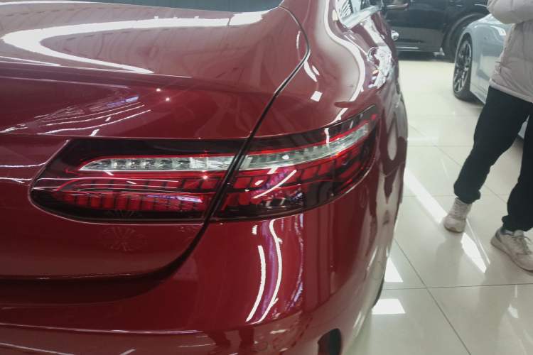 Used Mercedes-Benz E-Class 2023 E 260 Coupe Exterior 3