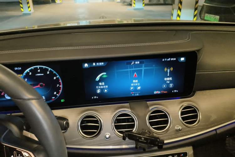Used Mercedes-Benz E-Class 2023 Updated E 300 L Fashion Edition Audio And AC Panel
