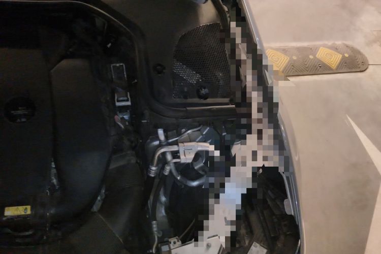 Used Mercedes-Benz E-Class 2023 Updated E 300 L Fashion Edition Engine Bay Left
