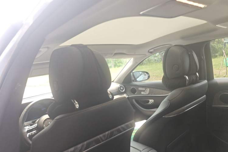 Used Mercedes-Benz E-Class 2023 E 300 L Sport Luxury Edition Headliner