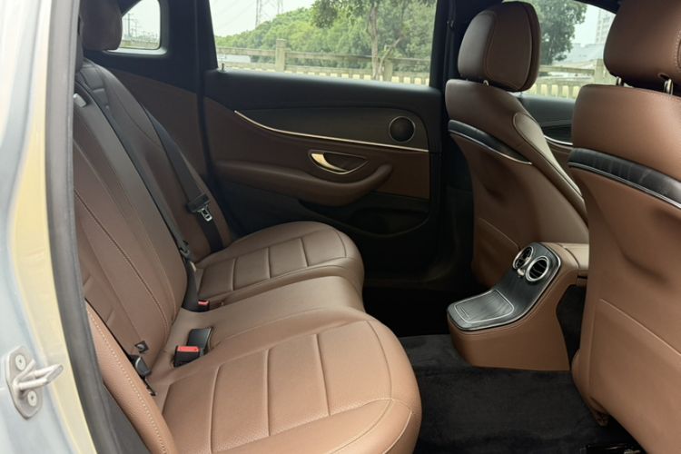 Used Mercedes-Benz E-Class 2023 E 260 L Sport Edition Interior 2